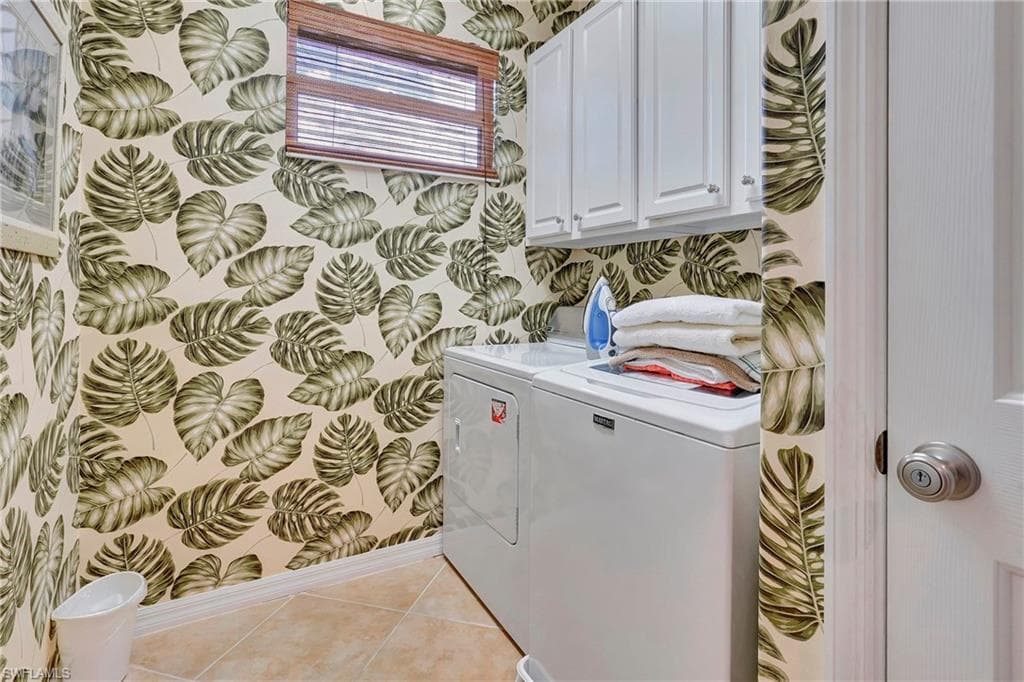 1224 Manado Dr, Naples, FL 34113-14