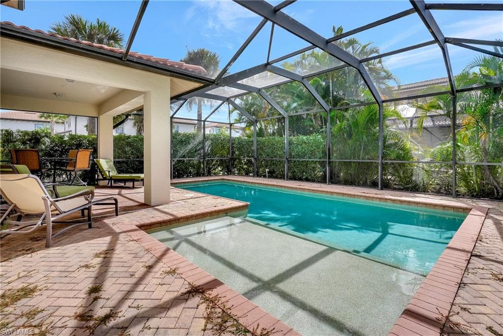 1224 Manado Dr, Naples, FL 34113-18