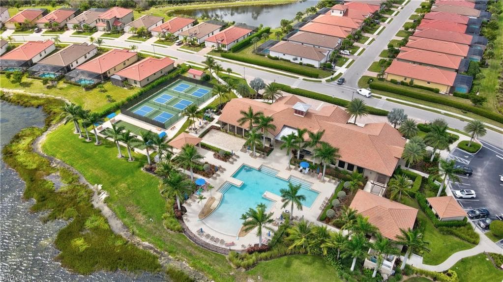 1224 Manado Dr, Naples, FL 34113-35
