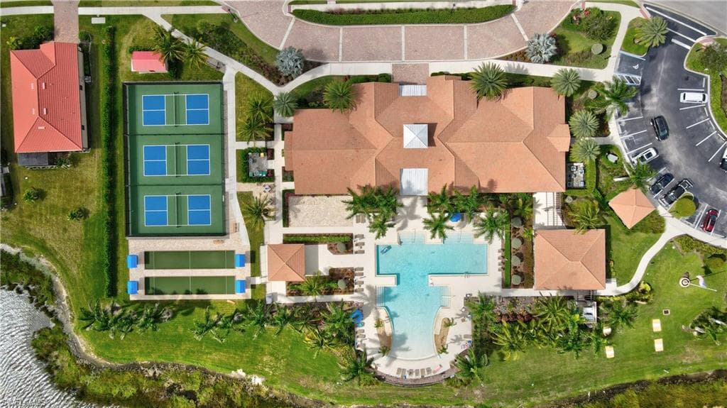 1224 Manado Dr, Naples, FL 34113-36