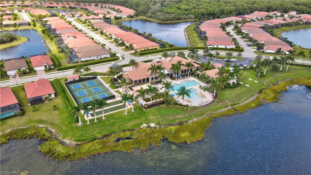 1224 Manado Dr, Naples, FL 34113-39