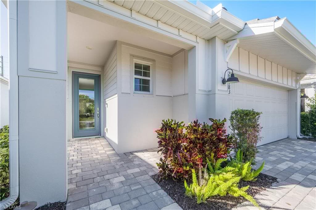 28483 Captiva Shell Loop, Bonita Springs, FL 34135-34