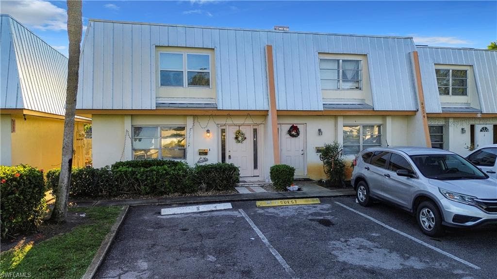 4924 Hawaii Blvd 5, Naples, FL 34112-9