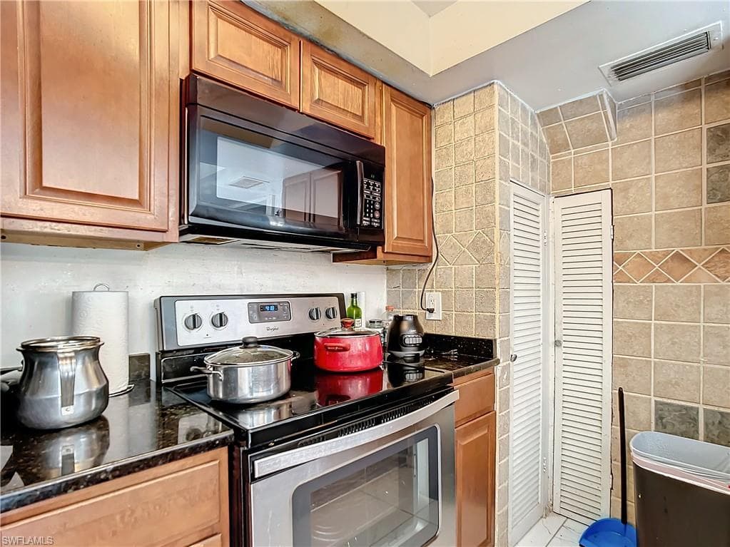 4924 Hawaii Blvd 5, Naples, FL 34112-28