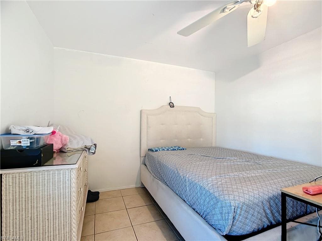 4924 Hawaii Blvd 5, Naples, FL 34112-38