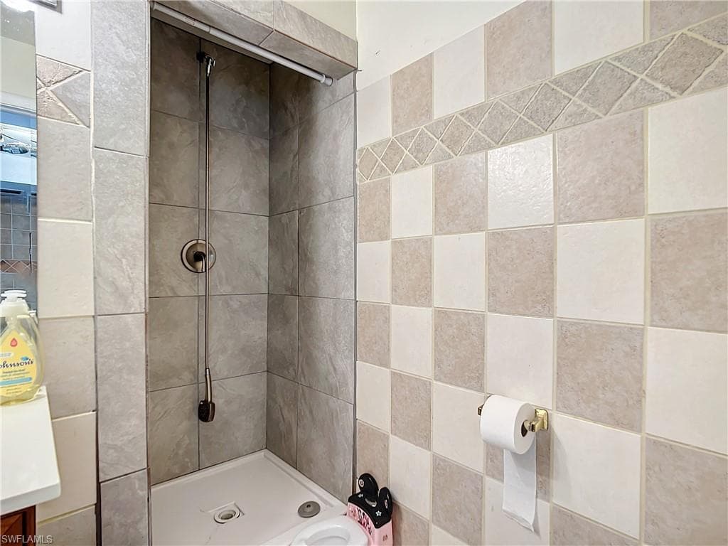 4924 Hawaii Blvd 5, Naples, FL 34112-40