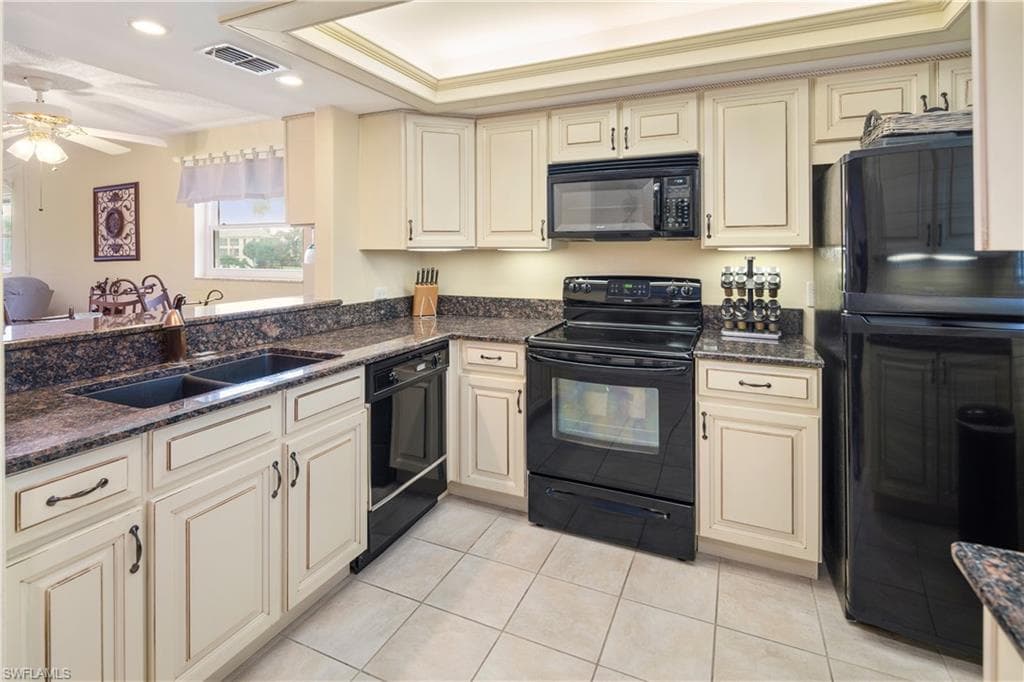 3150 Binnacle Dr 214, Naples, FL 34103-9