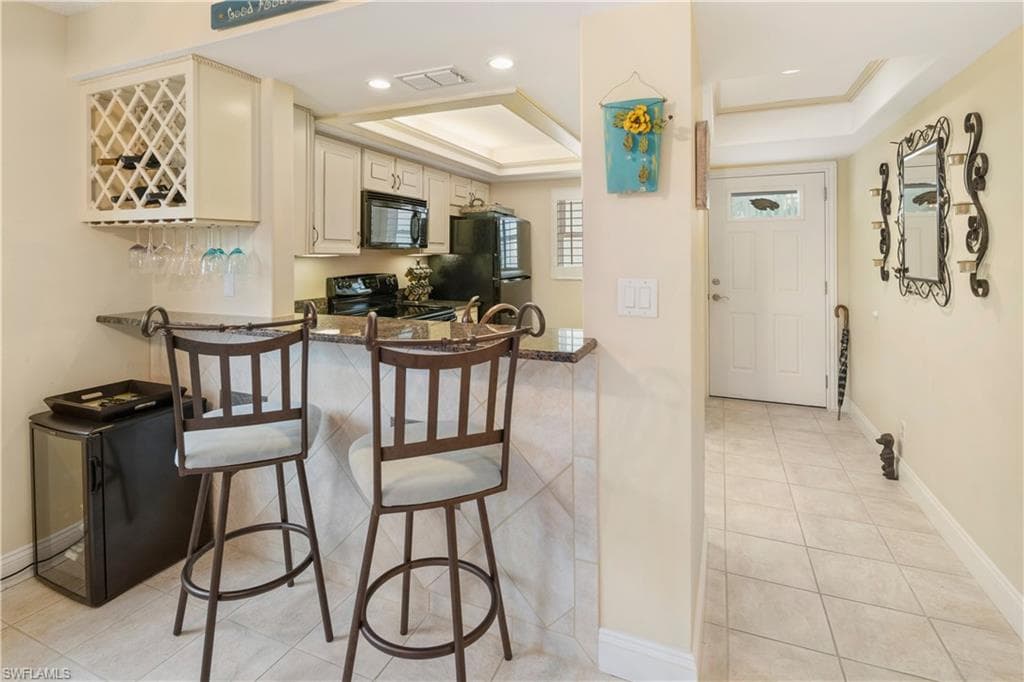 3150 Binnacle Dr 214, Naples, FL 34103-10