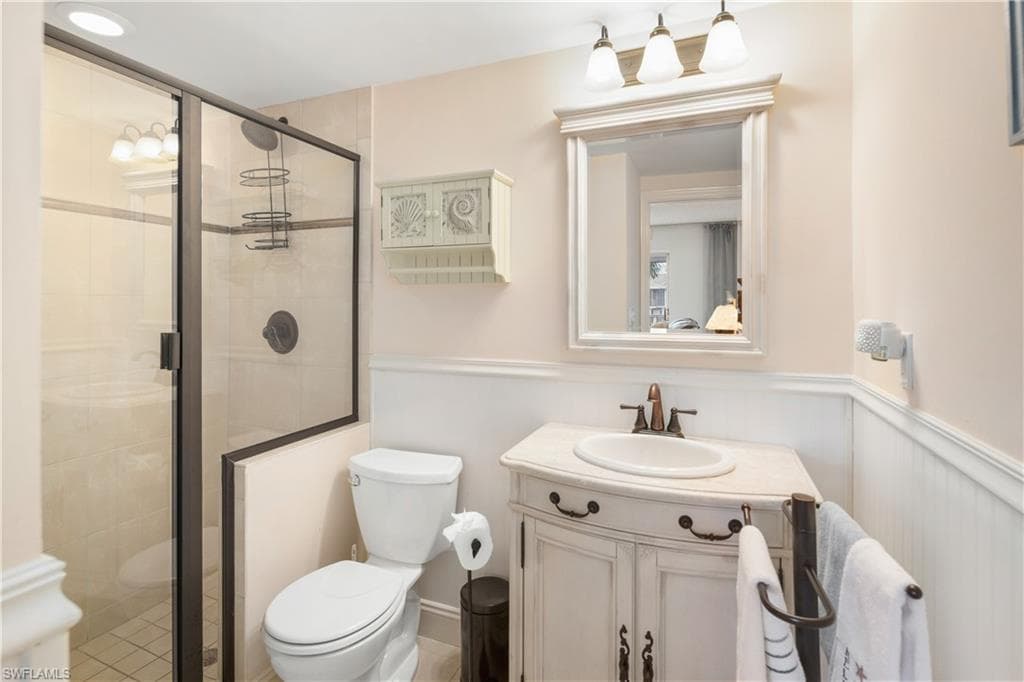 3150 Binnacle Dr 214, Naples, FL 34103-12