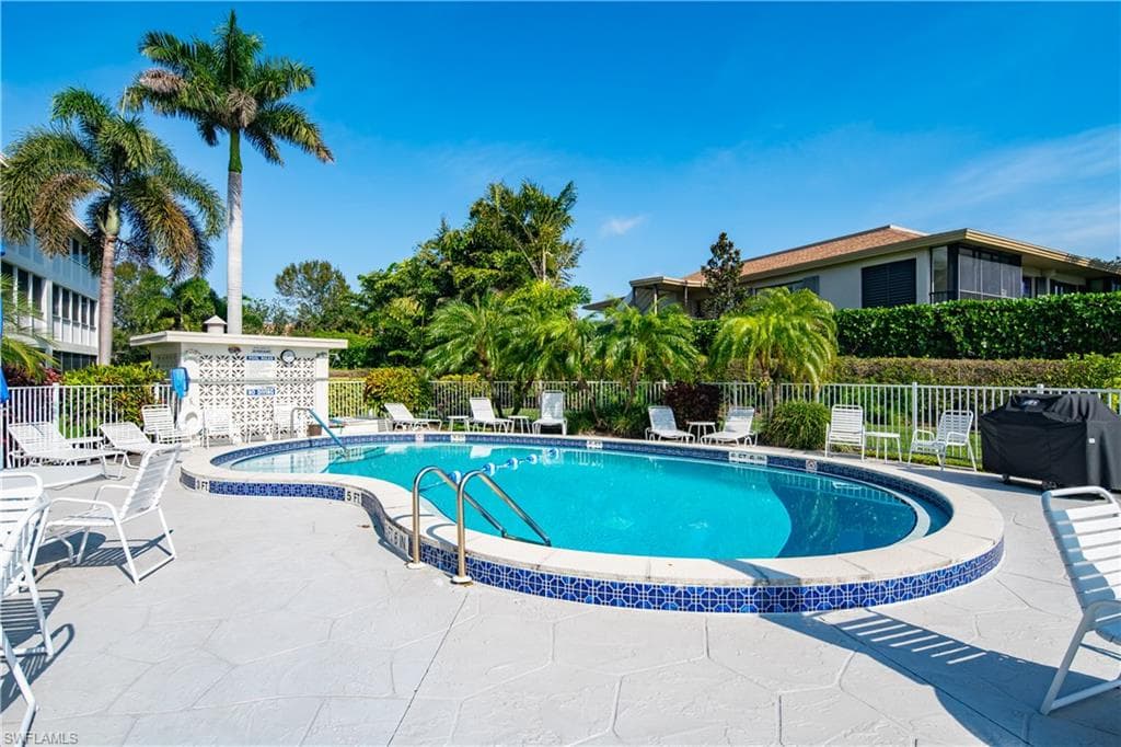 3150 Binnacle Dr 214, Naples, FL 34103-15