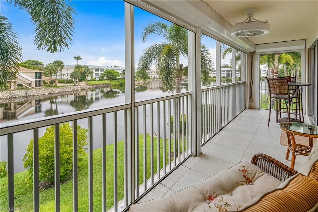 3150 Binnacle Dr 214, Naples, FL 34103-7