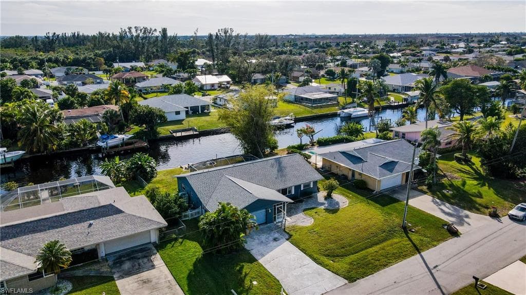 2302 15th Ter, Cape Coral, FL 33990-9
