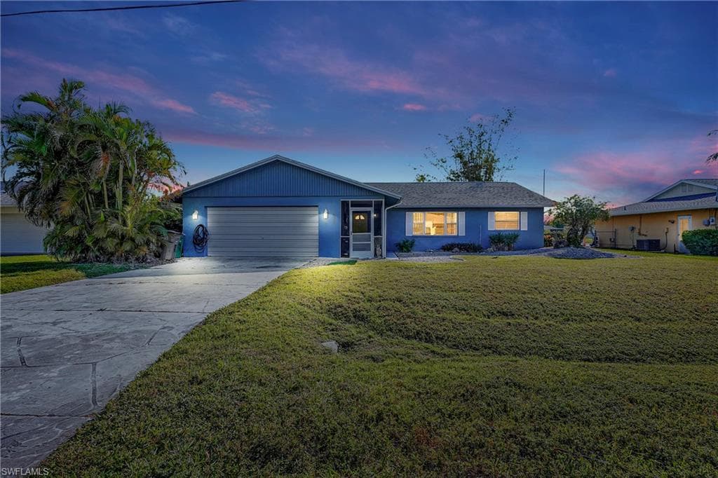 2302 15th Ter, Cape Coral, FL 33990-1