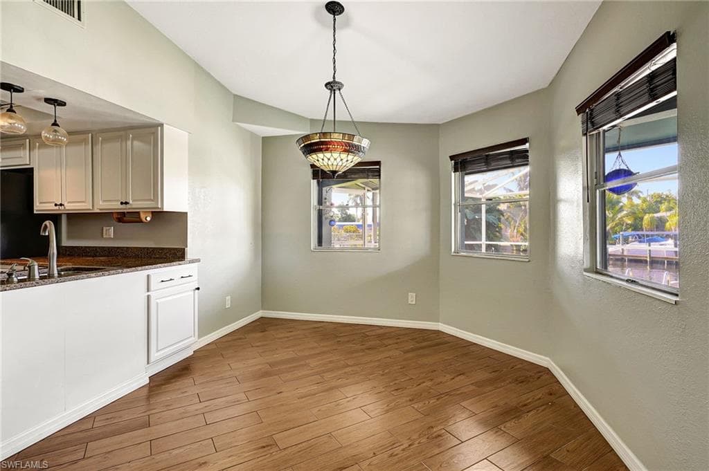 2302 15th Ter, Cape Coral, FL 33990-32