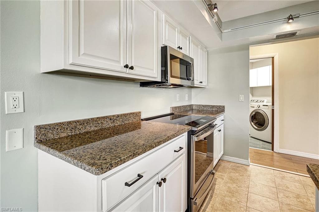 2302 15th Ter, Cape Coral, FL 33990-35