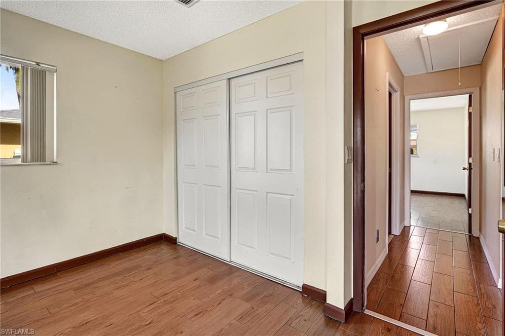 2302 15th Ter, Cape Coral, FL 33990-40