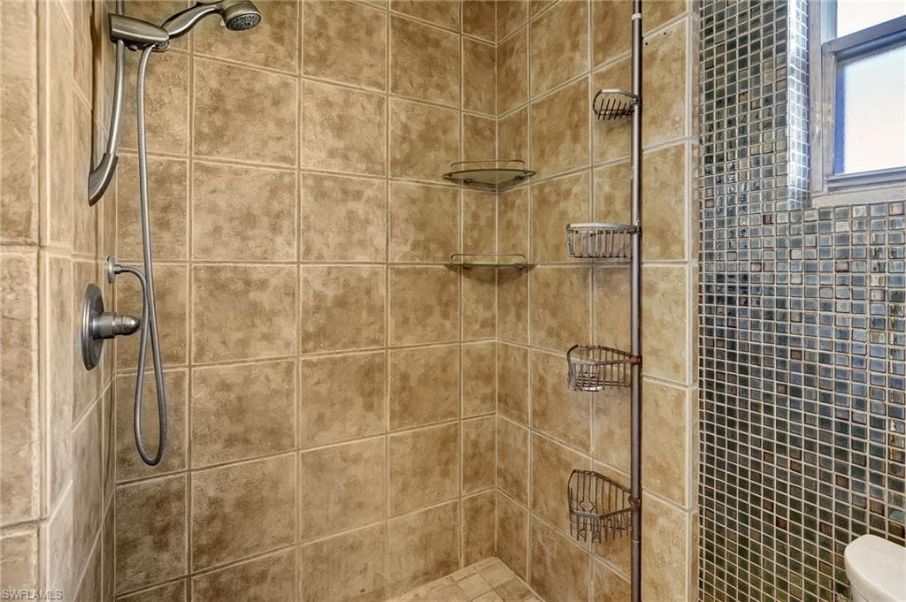 2302 15th Ter, Cape Coral, FL 33990-43