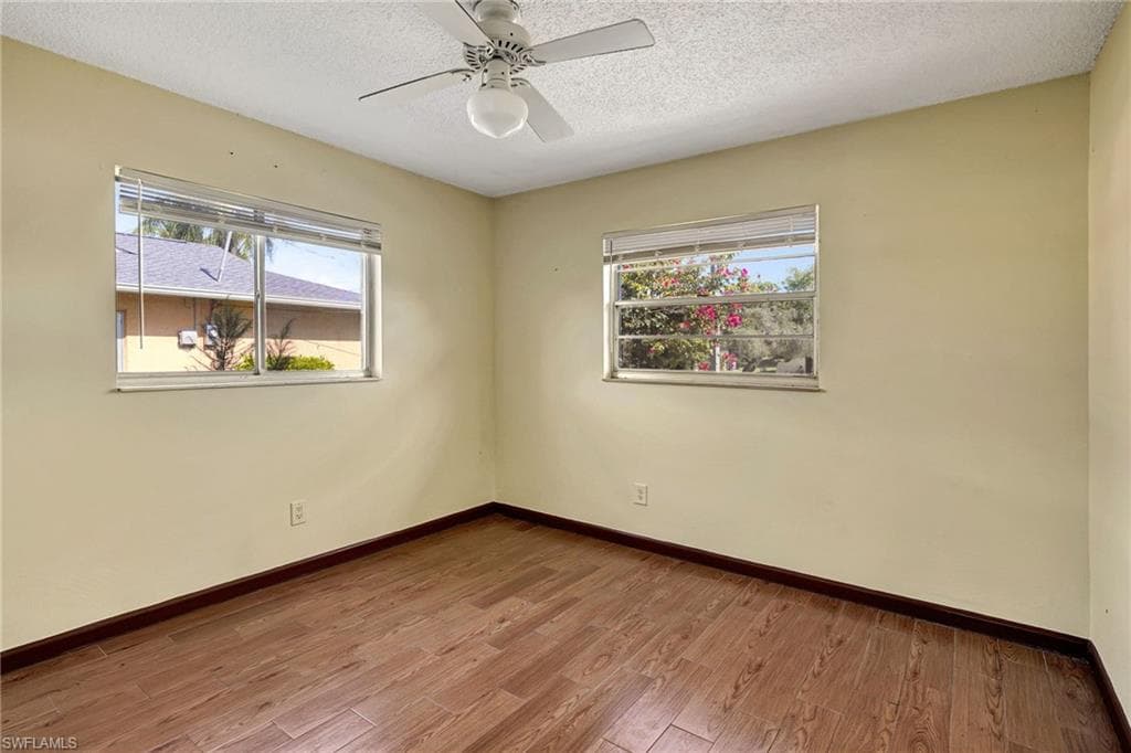 2302 15th Ter, Cape Coral, FL 33990-44