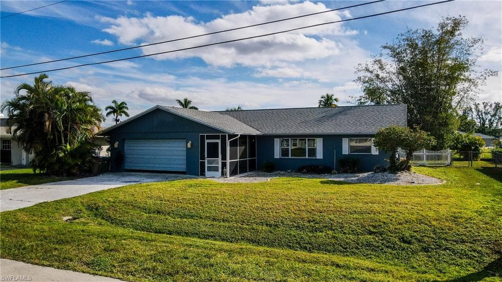 2302 15th Ter, Cape Coral, FL 33990-4