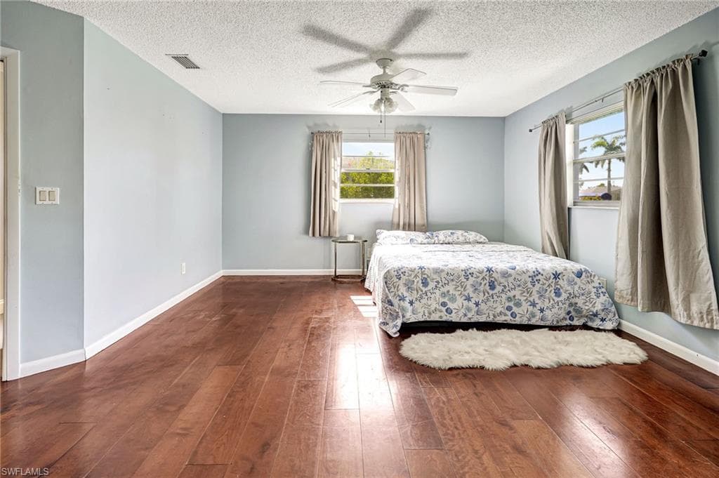 2302 15th Ter, Cape Coral, FL 33990-49