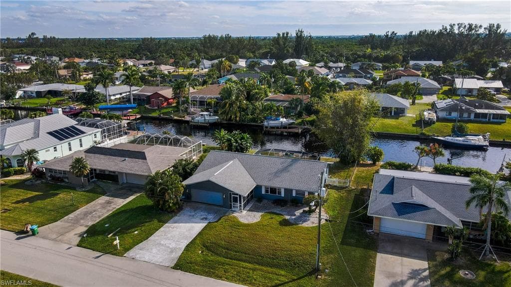 2302 15th Ter, Cape Coral, FL 33990-7