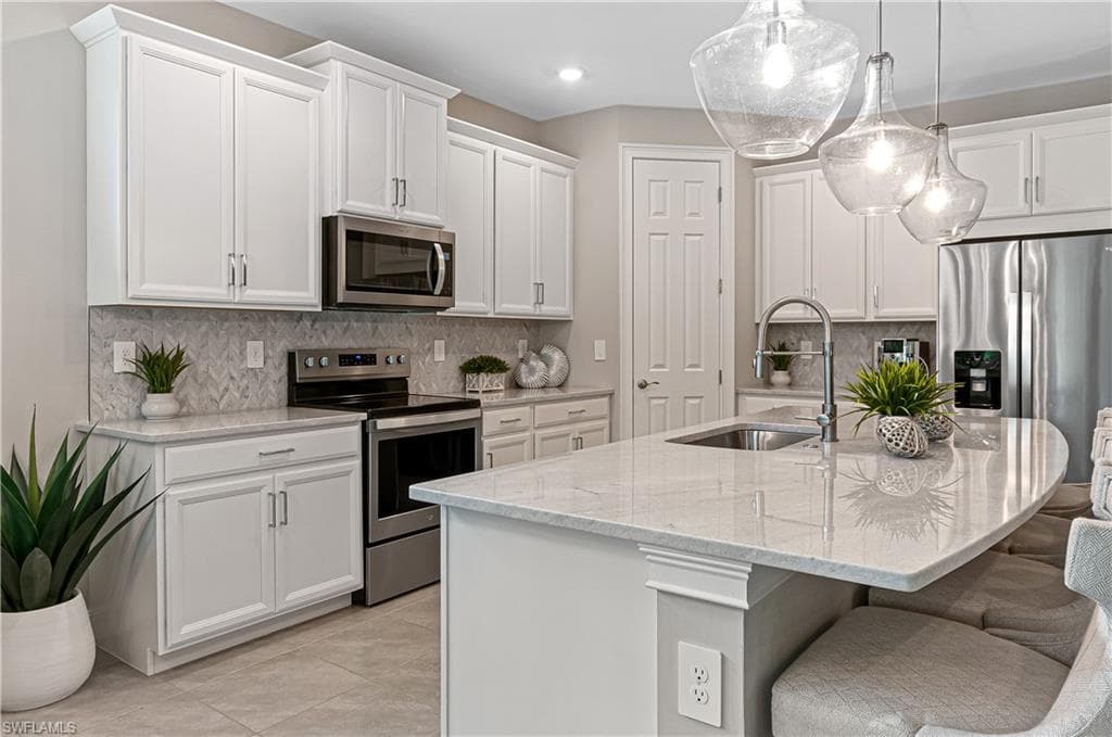 14506 Kelson Cir, Naples, FL 34114-6