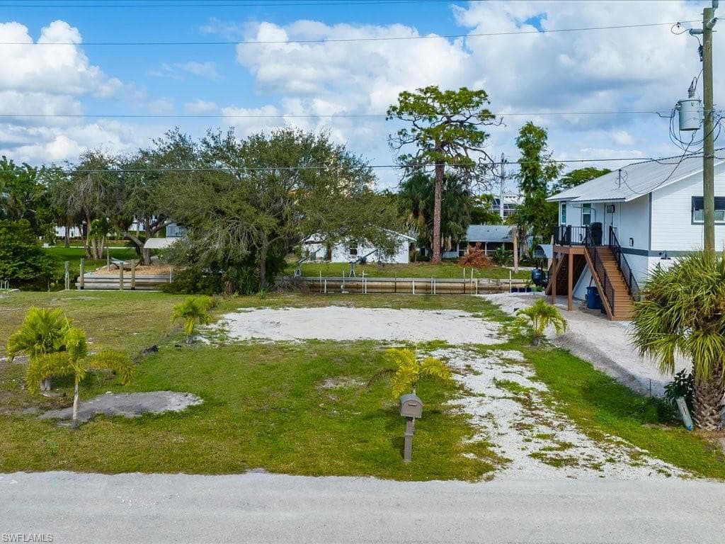 4730 Swordfish St, Bonita Springs, FL 34134-4
