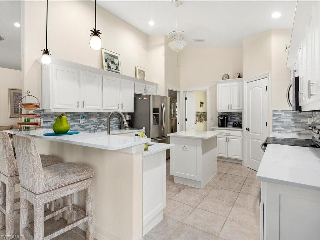 6932 Mauna Loa Ln, Naples, FL 34113-16