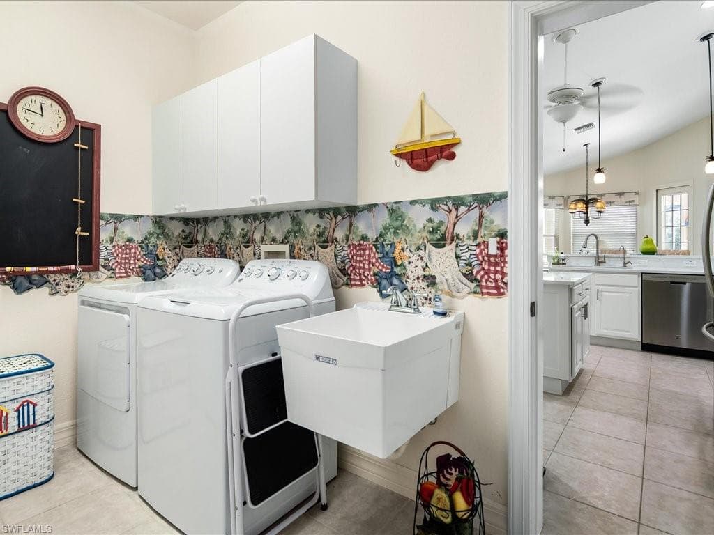 6932 Mauna Loa Ln, Naples, FL 34113-25