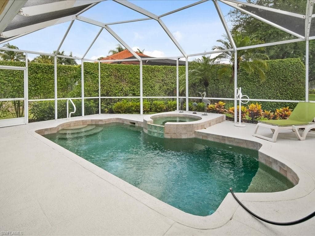 6932 Mauna Loa Ln, Naples, FL 34113-29