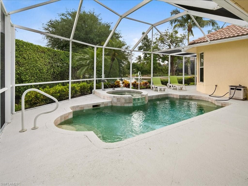6932 Mauna Loa Ln, Naples, FL 34113-31