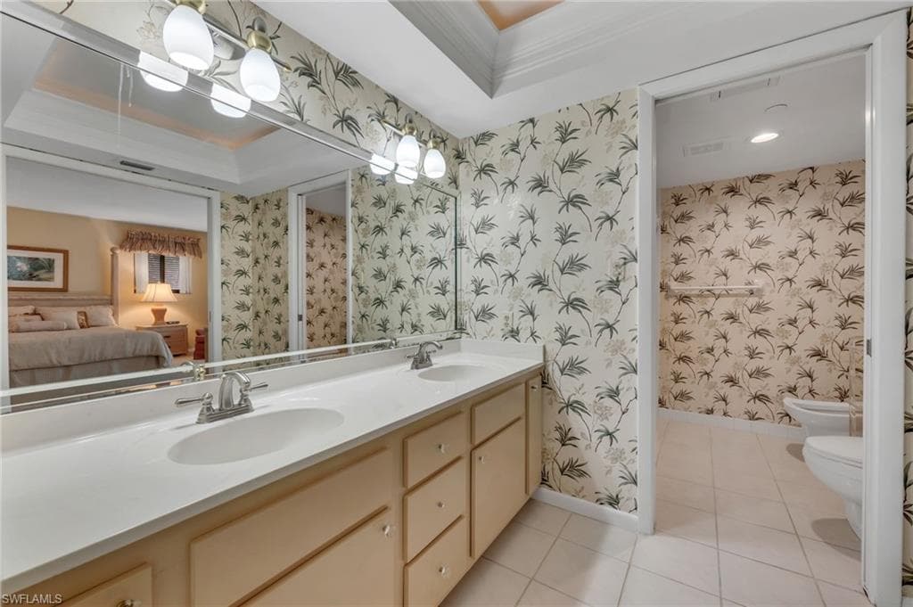 6040 Pelican Bay Blvd D-105, Naples, FL 34108-12