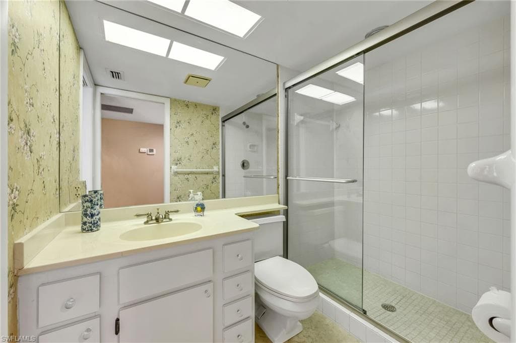 6040 Pelican Bay Blvd D-105, Naples, FL 34108-16