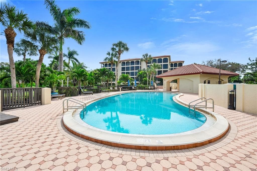 6040 Pelican Bay Blvd D-105, Naples, FL 34108-18