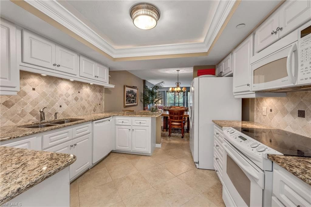 6040 Pelican Bay Blvd D-105, Naples, FL 34108-4