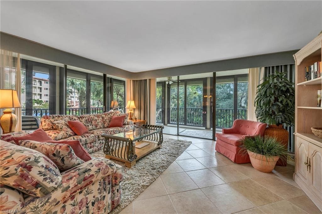 6040 Pelican Bay Blvd D-105, Naples, FL 34108-7