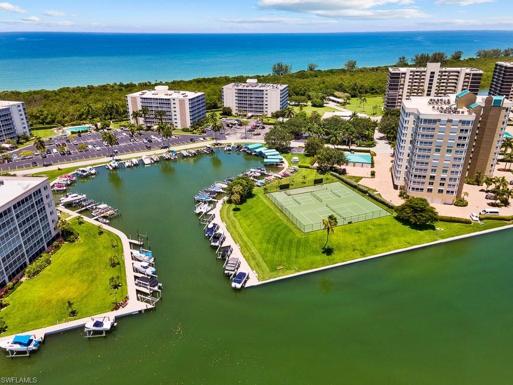 11 Bluebill Ave 1006, Naples, FL 34108-27