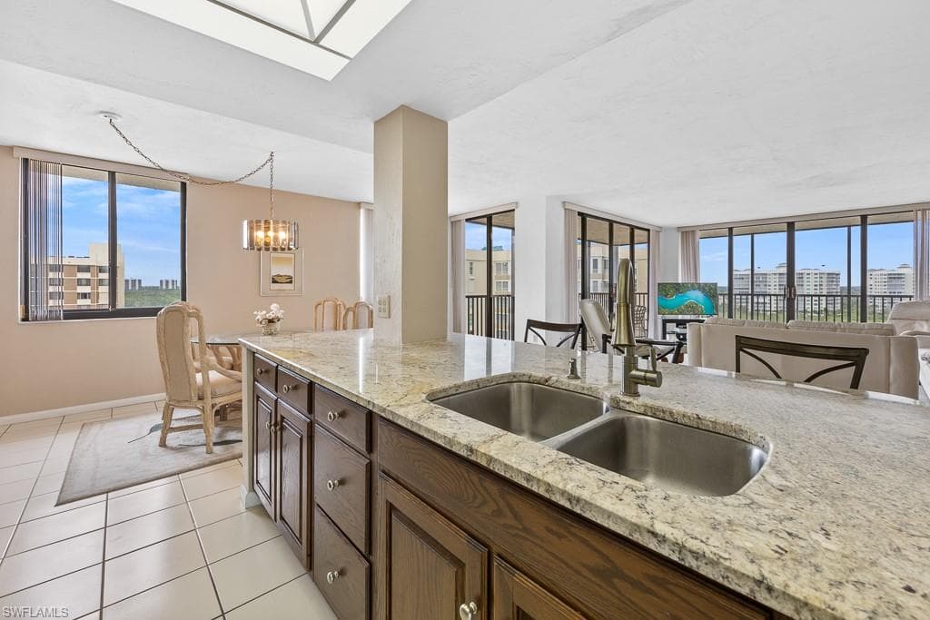 11 Bluebill Ave 1006, Naples, FL 34108-2