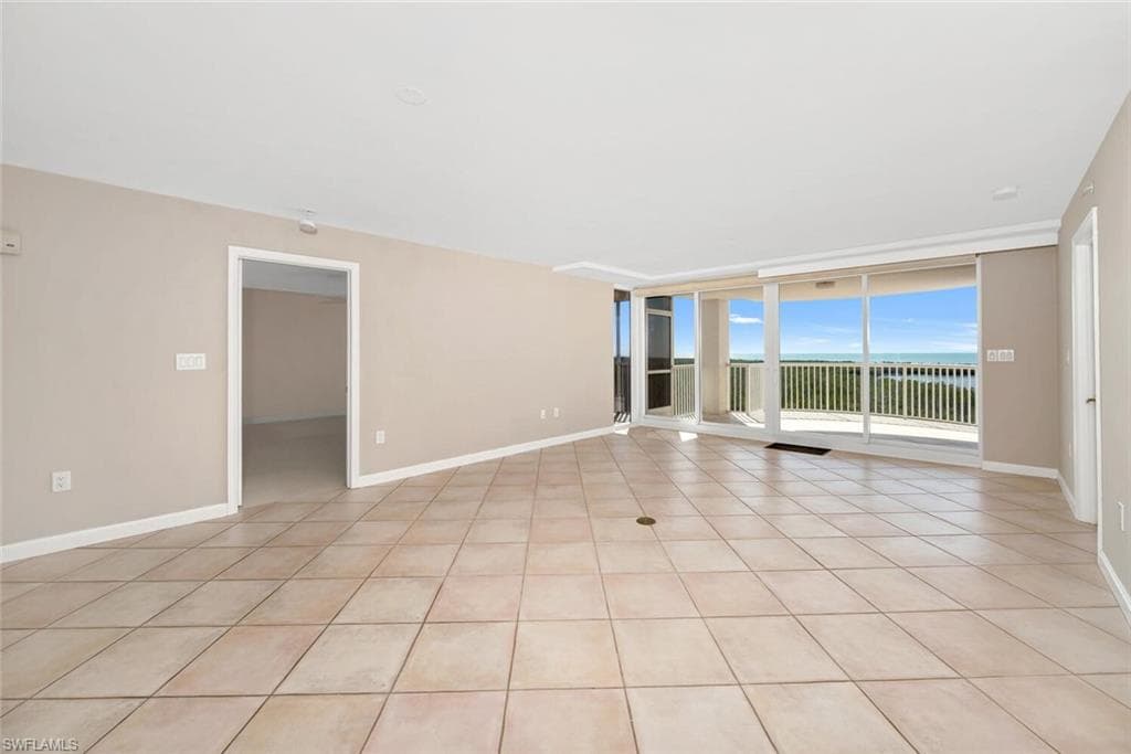 6849 Grenadier Blvd 802, Naples, FL 34108-9