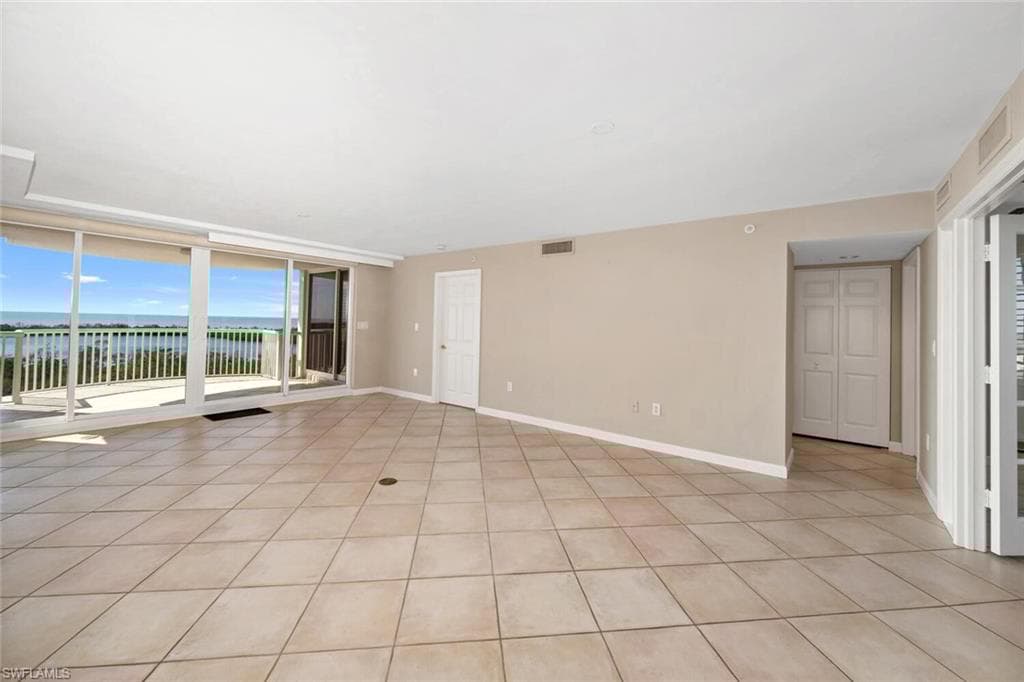 6849 Grenadier Blvd 802, Naples, FL 34108-10