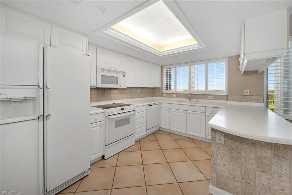 6849 Grenadier Blvd 802, Naples, FL 34108-11