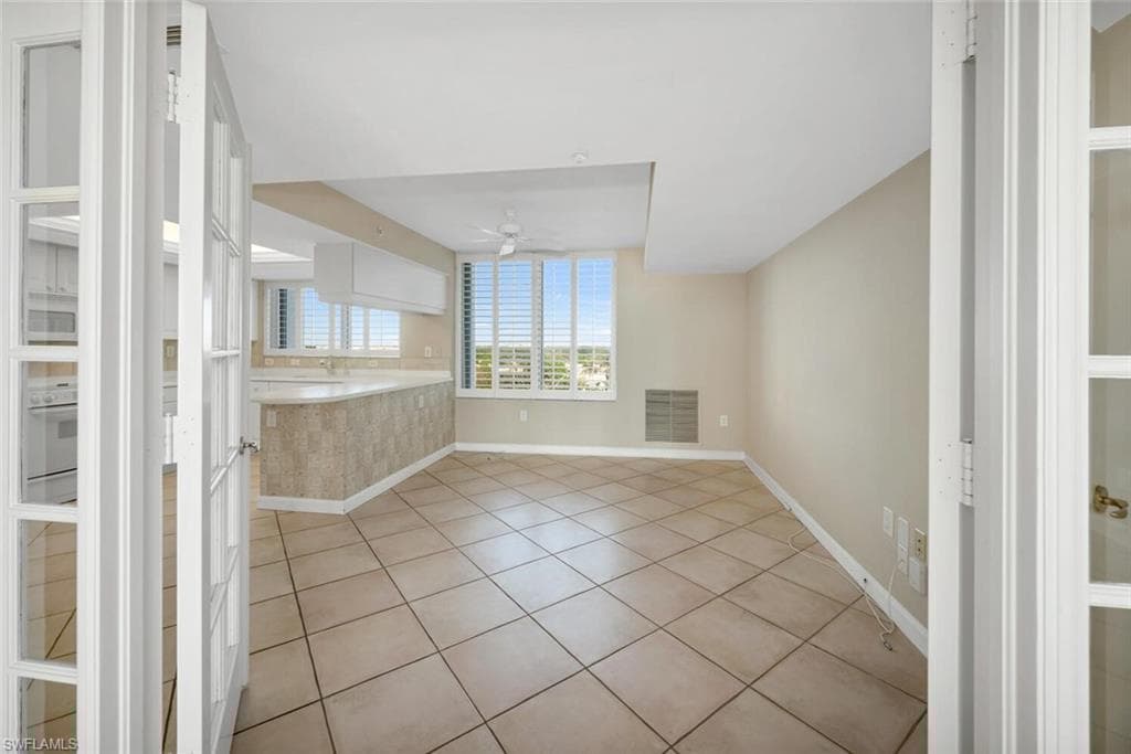 6849 Grenadier Blvd 802, Naples, FL 34108-12