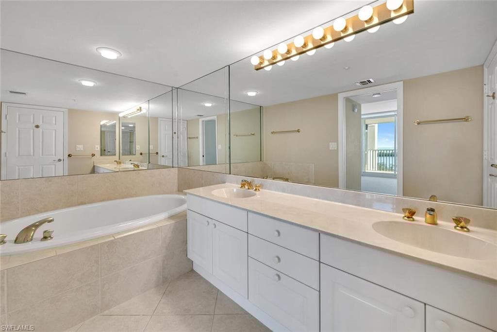 6849 Grenadier Blvd 802, Naples, FL 34108-18