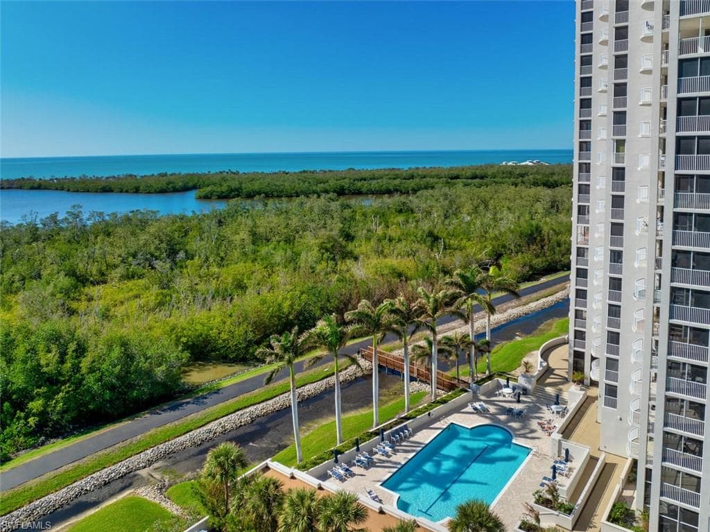 6849 Grenadier Blvd 802, Naples, FL 34108-1