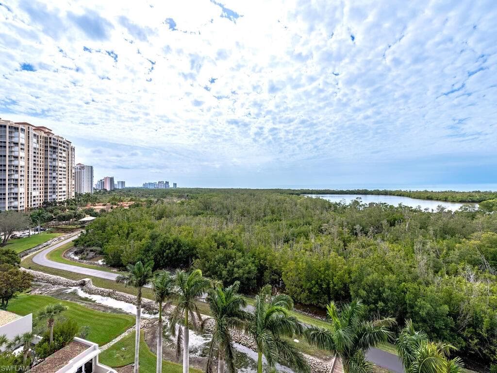 6849 Grenadier Blvd 802, Naples, FL 34108-4
