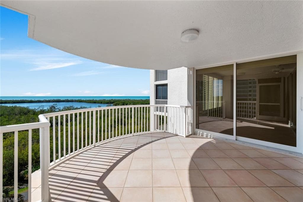 6849 Grenadier Blvd 802, Naples, FL 34108-7