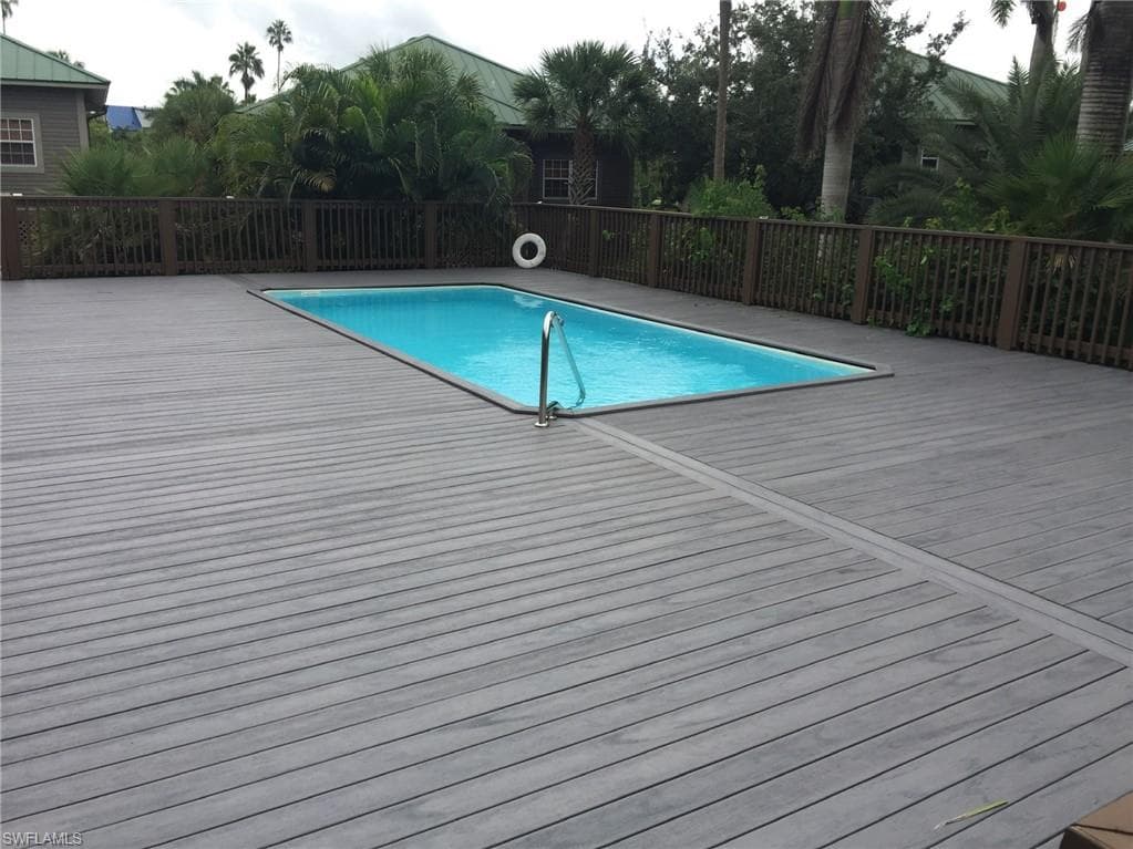 305 Storter Ave N, Everglades City, FL 34139-18