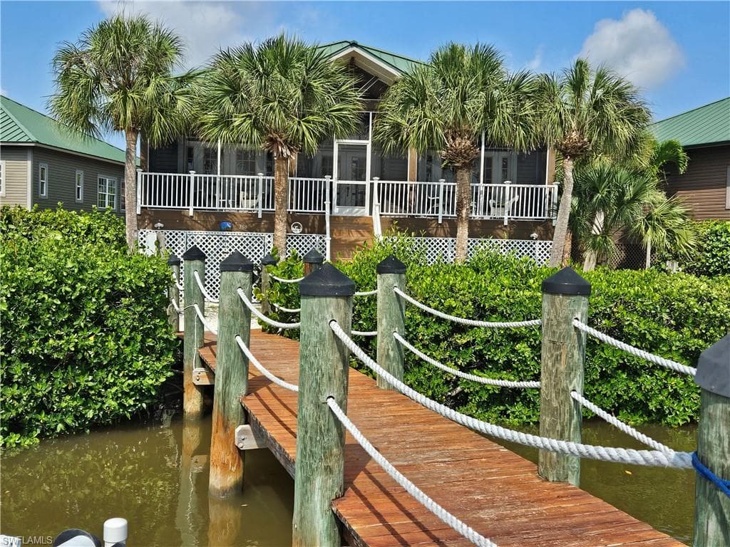305 Storter Ave N, Everglades City, FL 34139-1