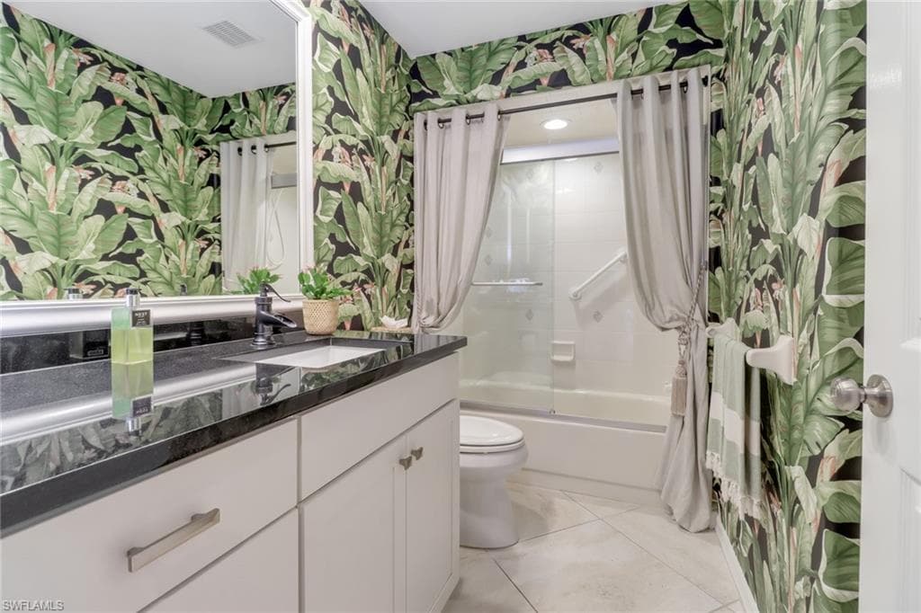 11484 Quail Village Way 216-0, Naples, FL 34119-20