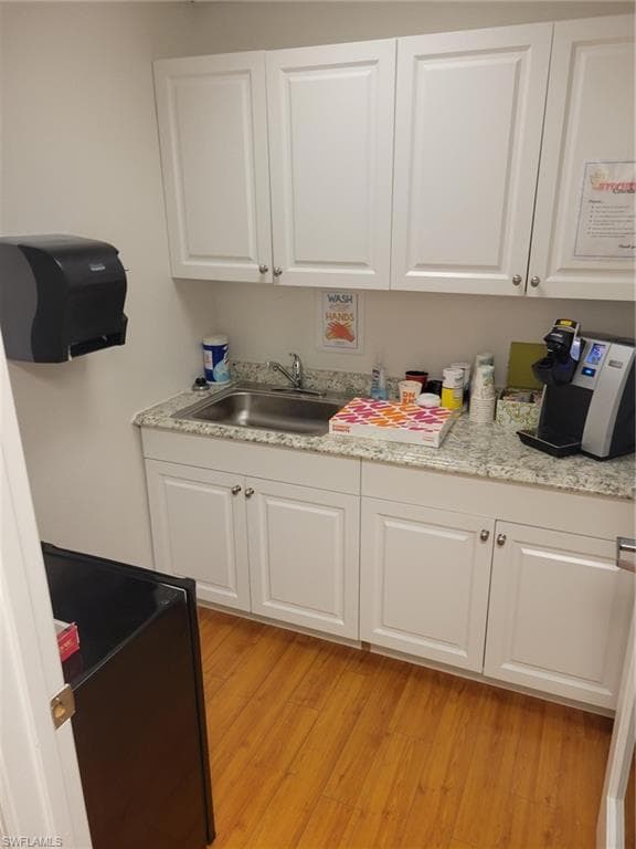 4627 Arnold Ave, Naples, FL 34104-6